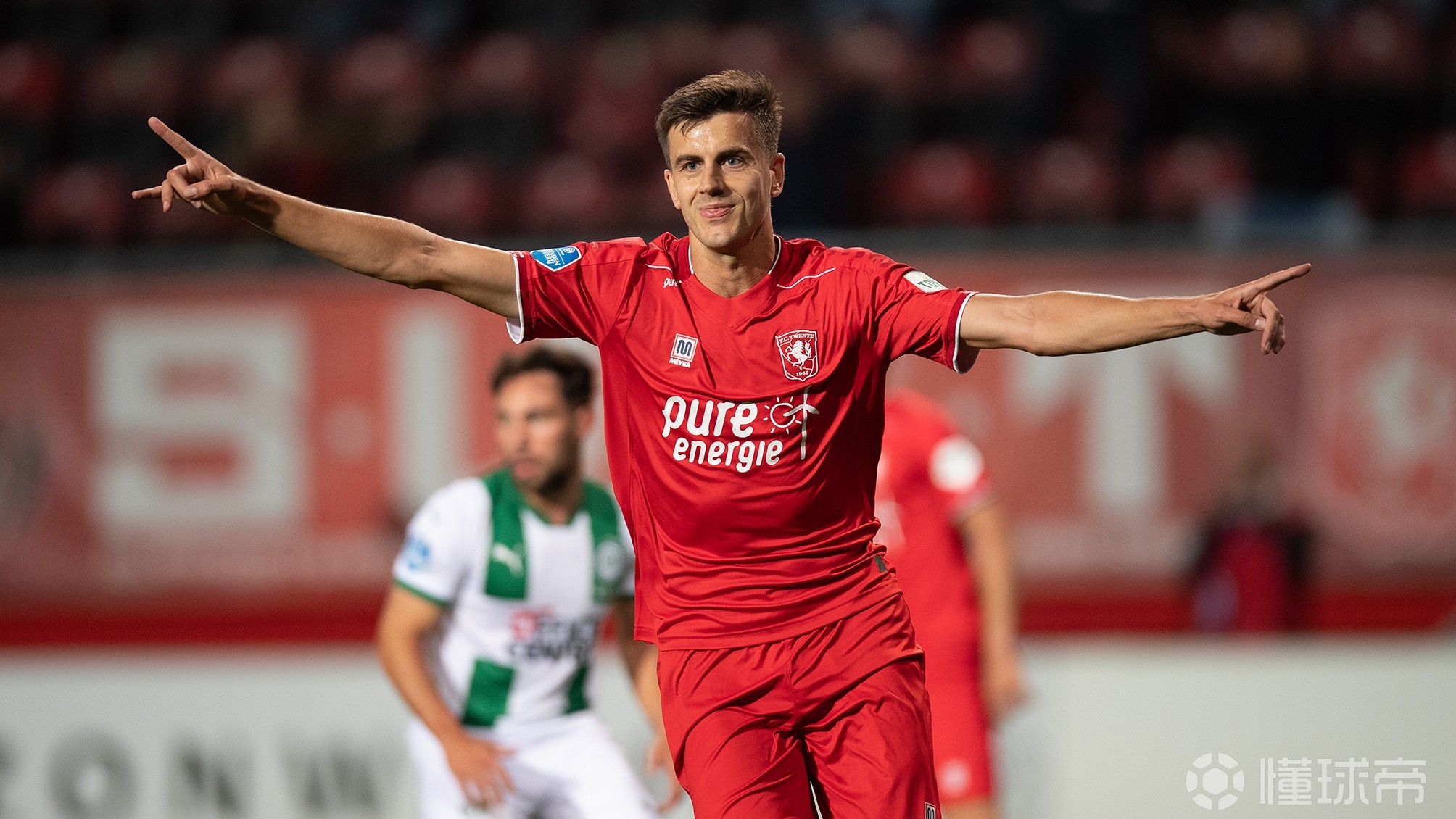 乐竟体育-关于冲刺阶段荷甲传出新动向；西汉姆豪取连胜；管理层表态：目标明确；球探报告显示潜力的信息